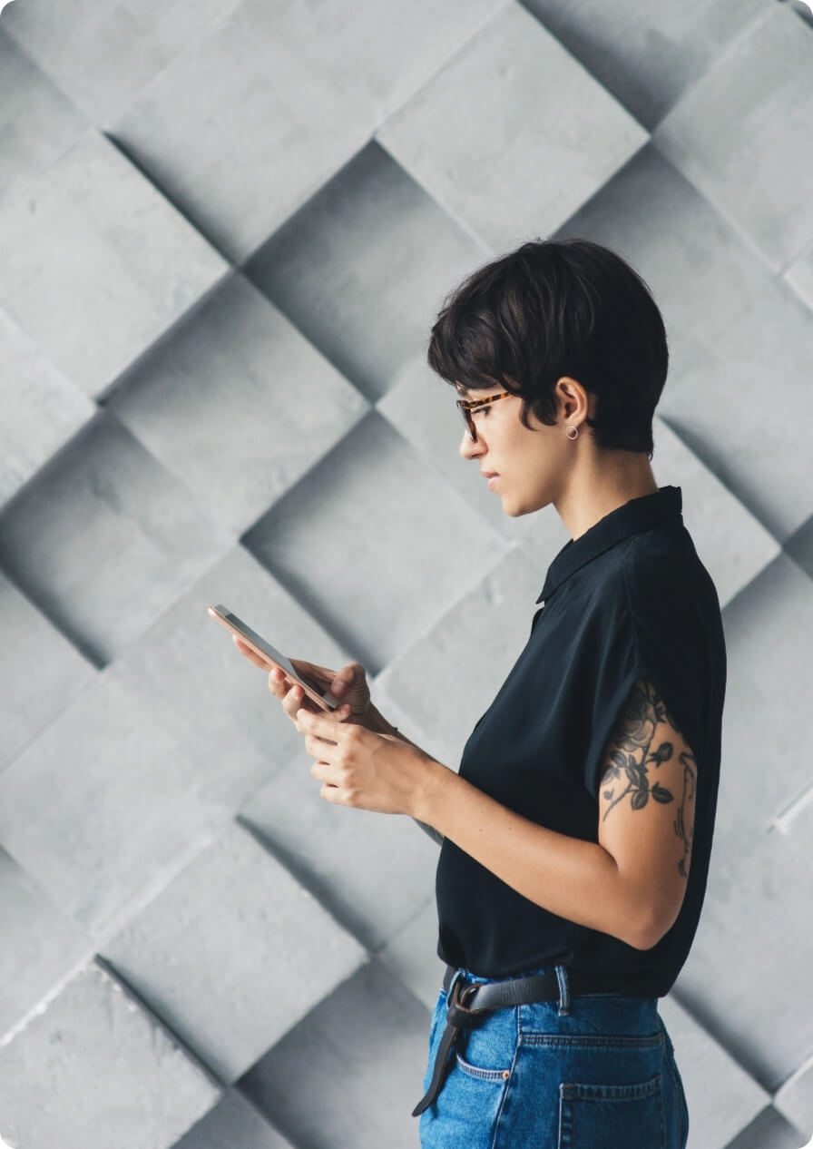 Download Zoho Assist's remote desktop app for mobile assistance