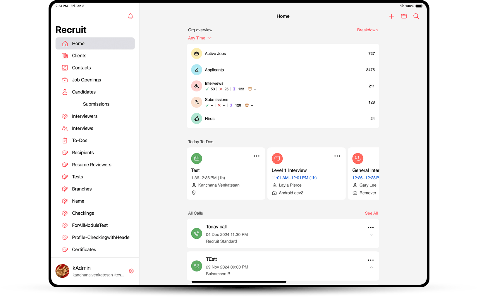 An icon of a clock depicting the 24/7 timeline with the Zoho Recruit mobile app