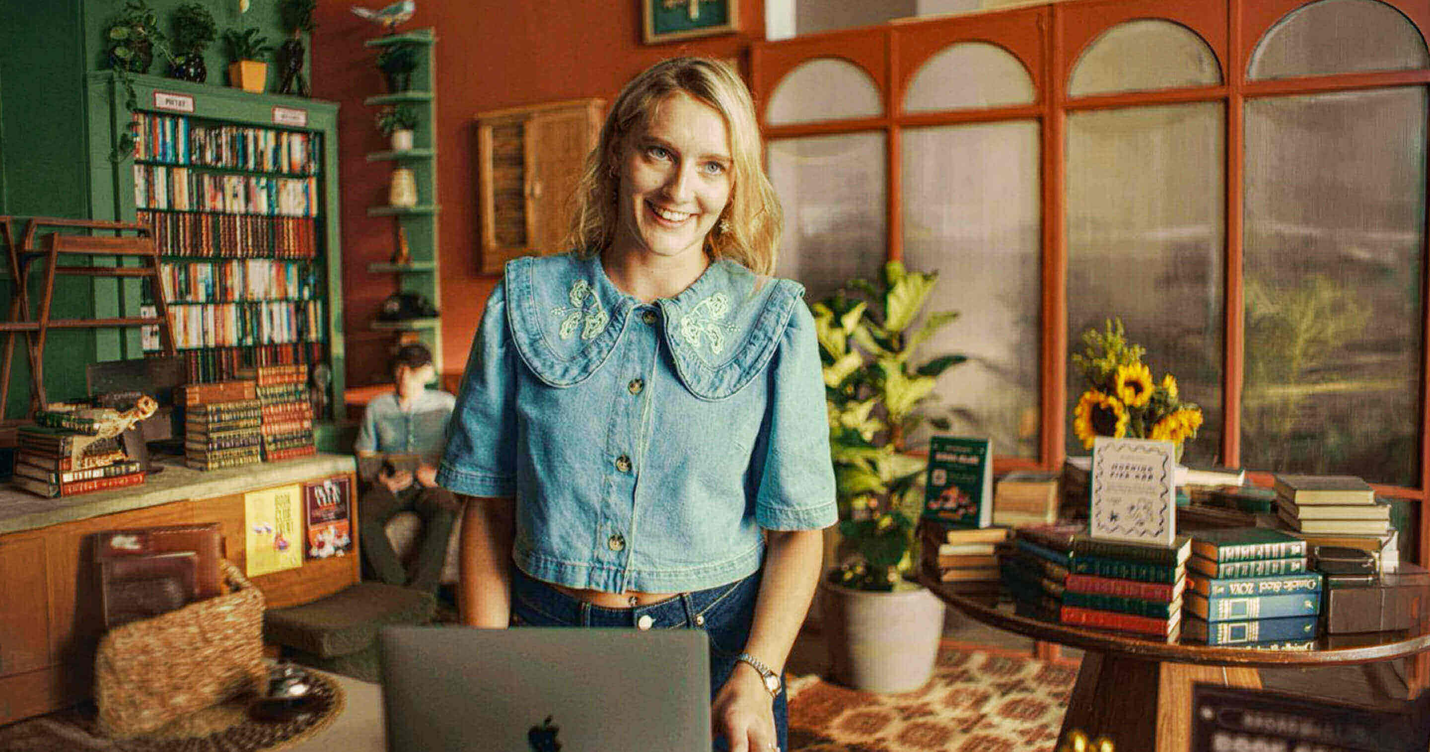 Augment your story-telling experience with Zoho Webinar