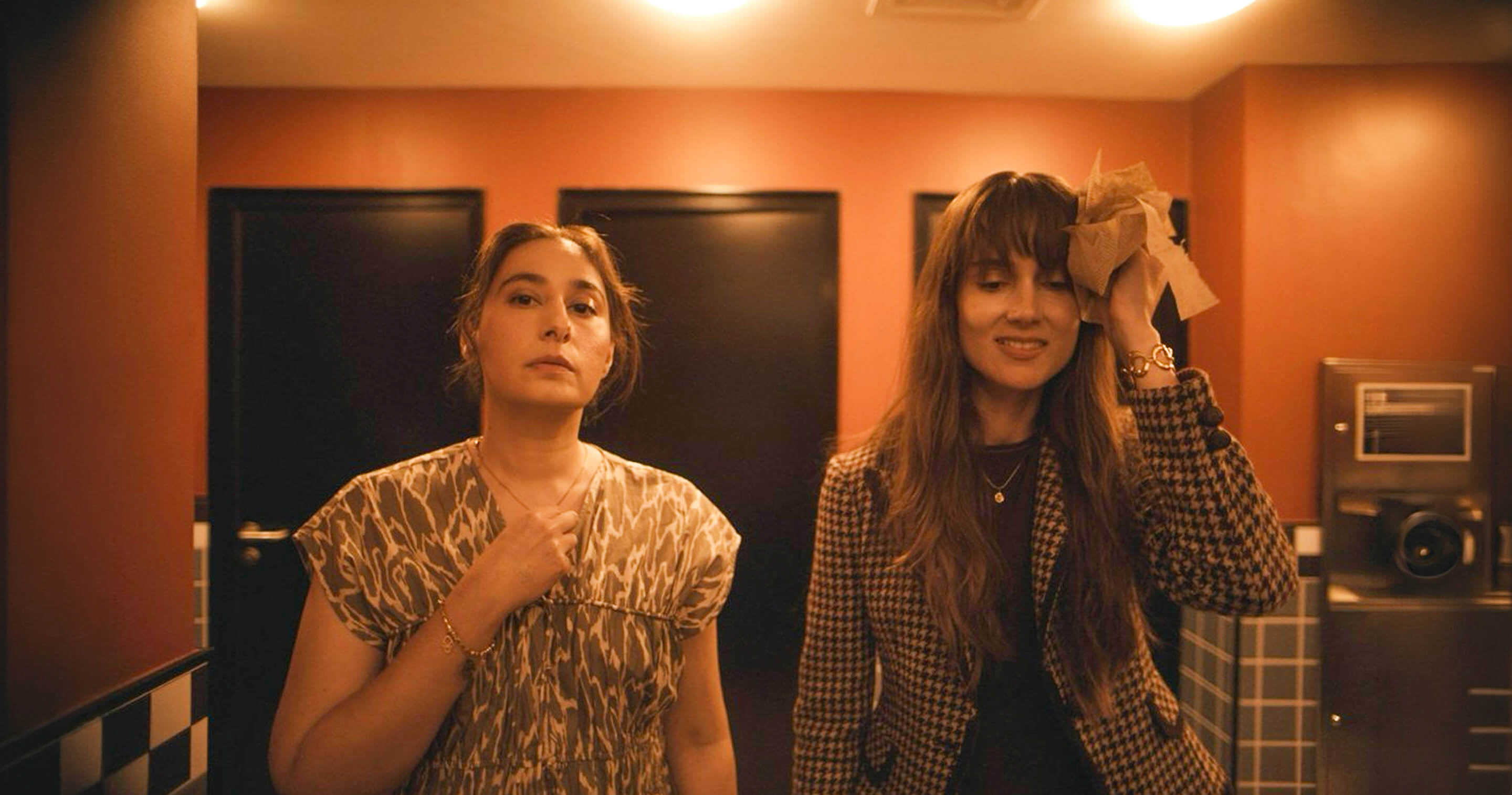 Augment your story-telling experience with Zoho Webinar